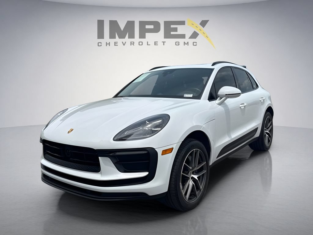 Used 2024 Porsche Macan AWD/4WD image 1