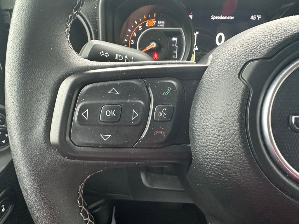 Used 2025 Jeep Wrangler Unlimited Rubicon image 16