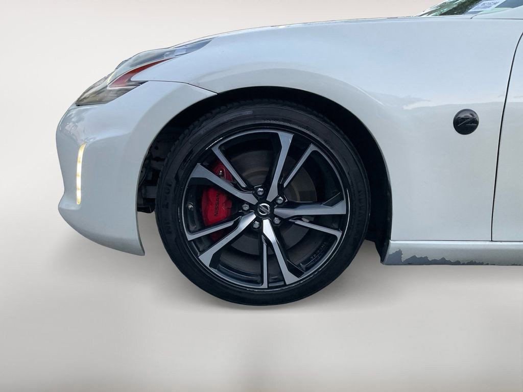 Used 2020 Nissan 370Z Touring Sport image 32