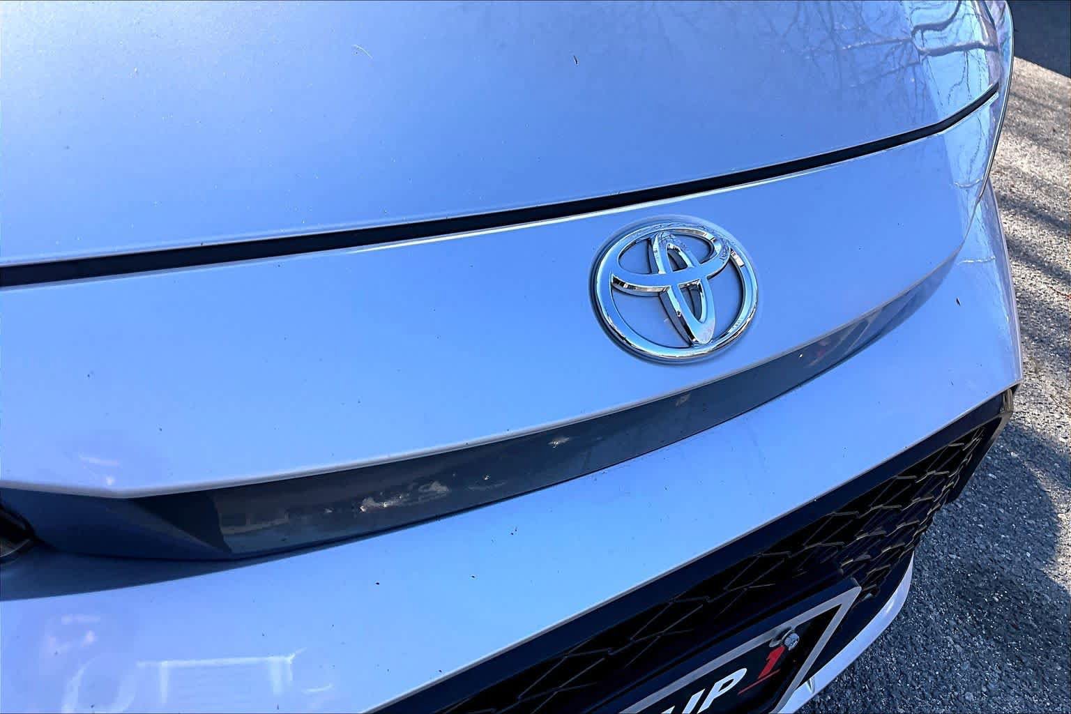 Used 2025 Toyota Corolla SE w/ SE Premium Package FWD image 28