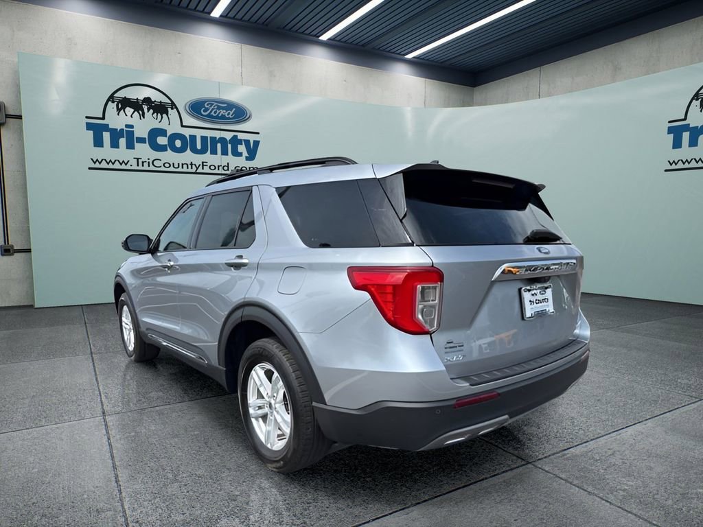 Used 2023 Ford Explorer XLT w/ Equipment Group 202A image 5