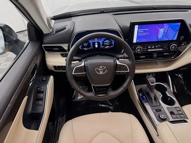 Used 2023 Toyota Highlander Limited AWD/4WD image 23