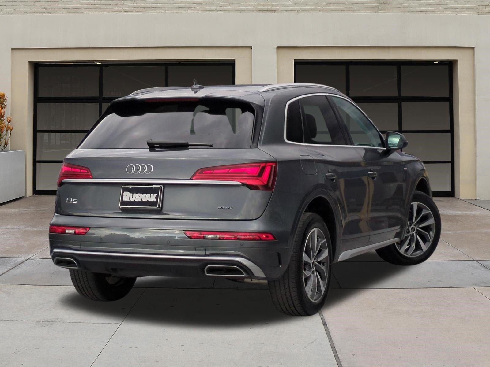 Used 2023 Audi Q5 2.0T Premium Plus w/ Premium Plus Package AWD/4WD image 4
