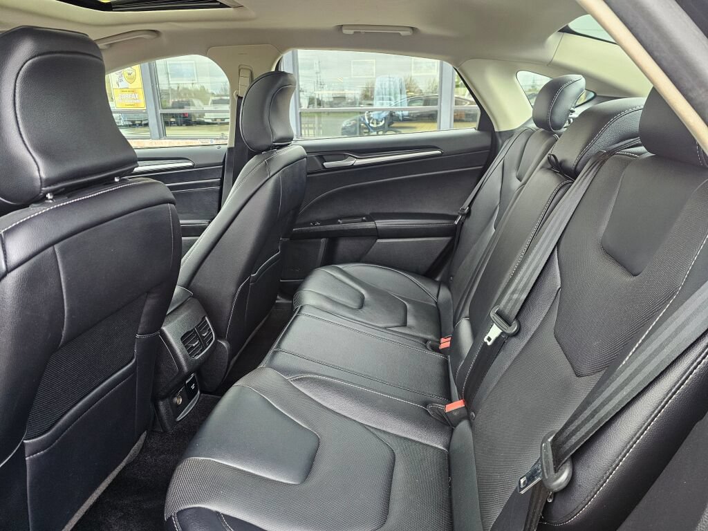 Used 2017 Ford Fusion Titanium AWD/4WD image 13