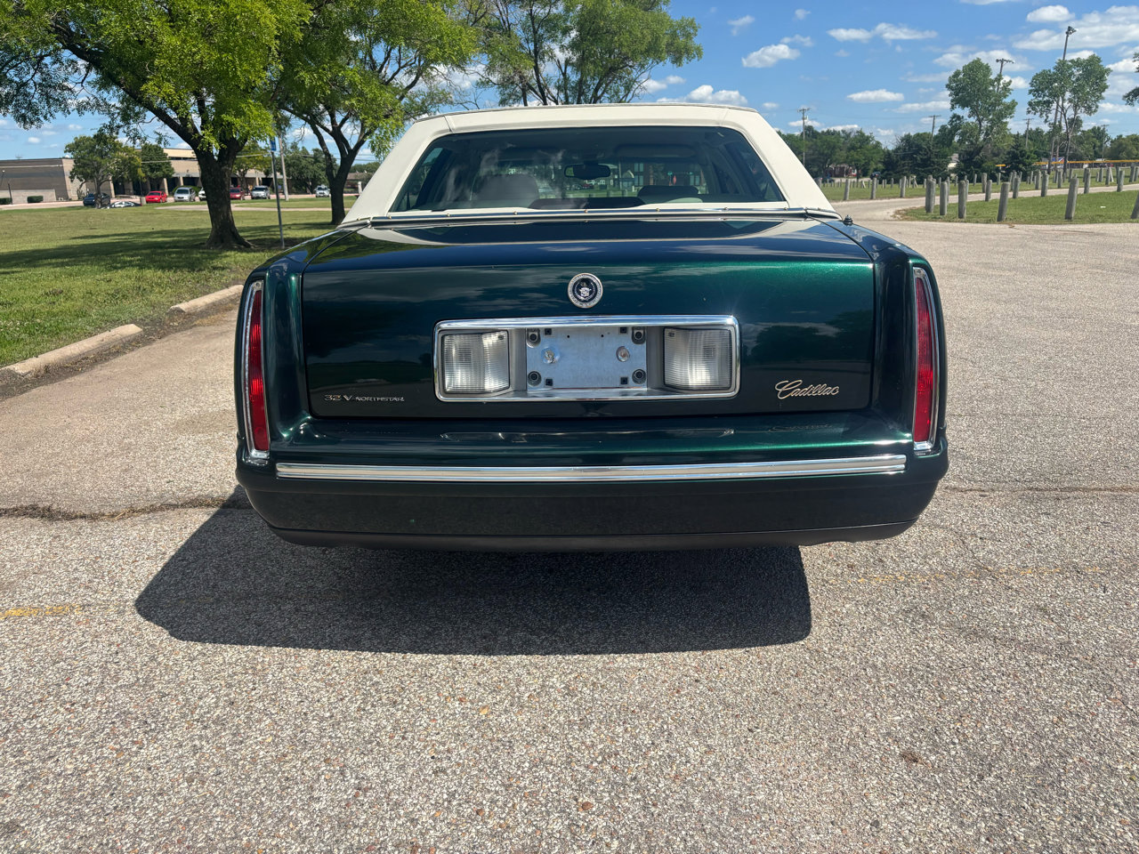 Used 1999 Cadillac De Ville Sedan w/ Comfort/Convenience Pkg image 24