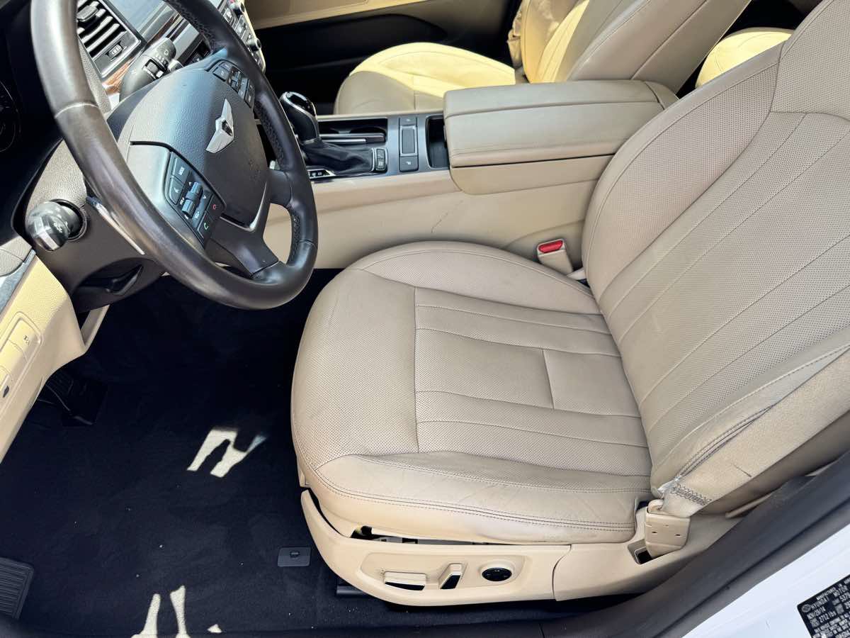 Used 2015 Hyundai Genesis 3.8 RWD image 34