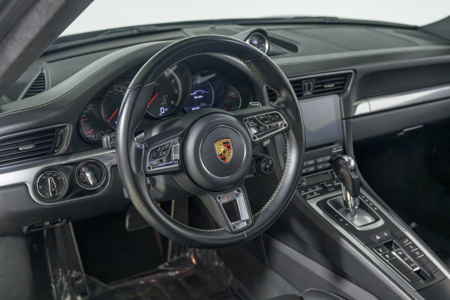 Used 2018 Porsche 911 Turbo AWD/4WD image 17