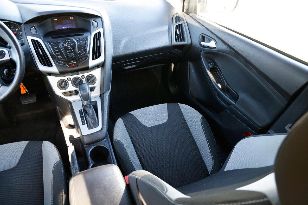 Used 2014 Ford Focus SE w/ SE Sport Package image 22