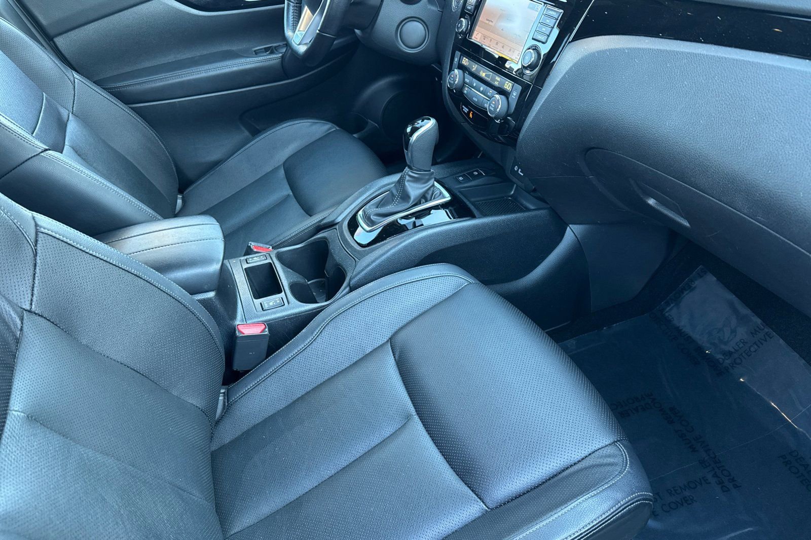 Used 2022 Nissan Rogue Sport SL image 16