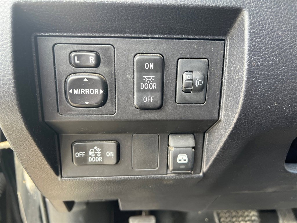 Used 2017 Toyota Tundra SR5 image 14