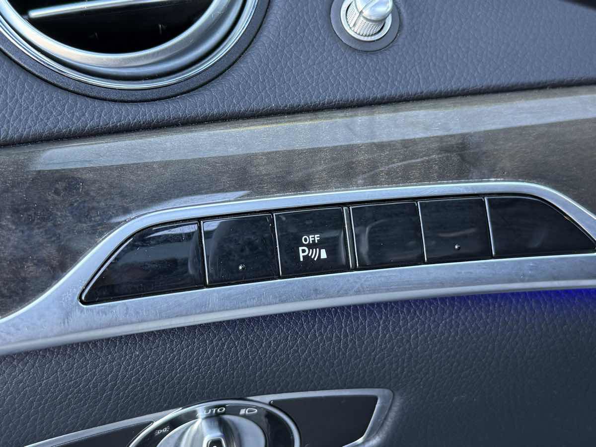 Used 2015 Mercedes-Benz S 550 Sedan image 32