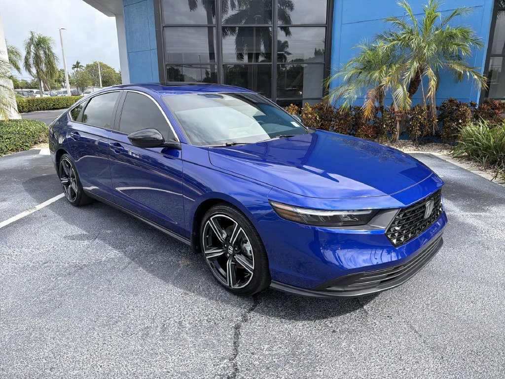 Used 2025 Honda Accord Sport image 2