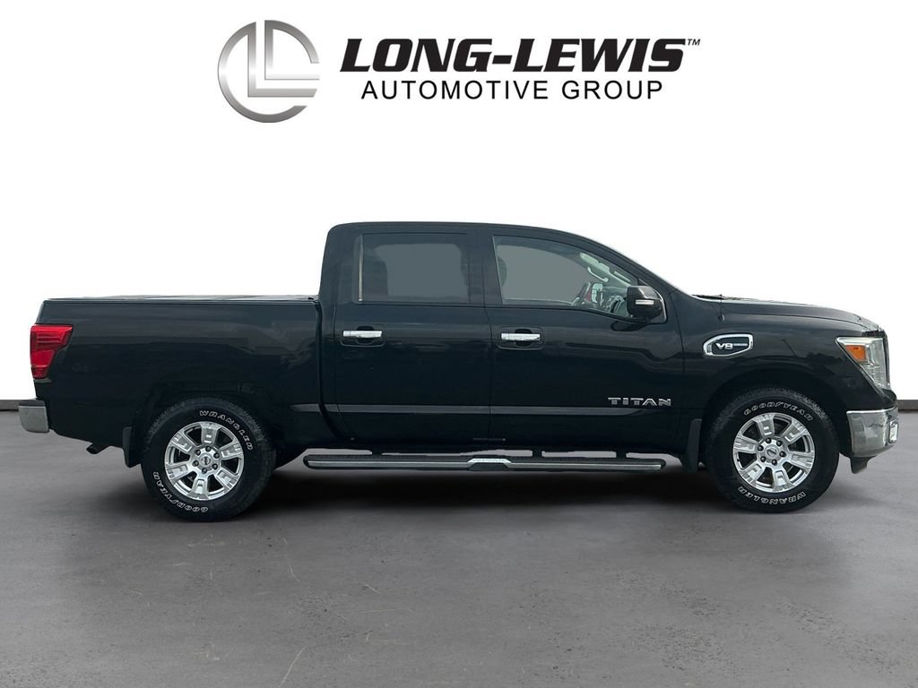 Used 2017 Nissan Titan 4x4 Crew Cab image 8
