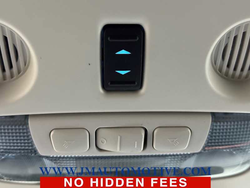 Used 2018 Ford EcoSport SES w/ SES Cold Weather Package image 34