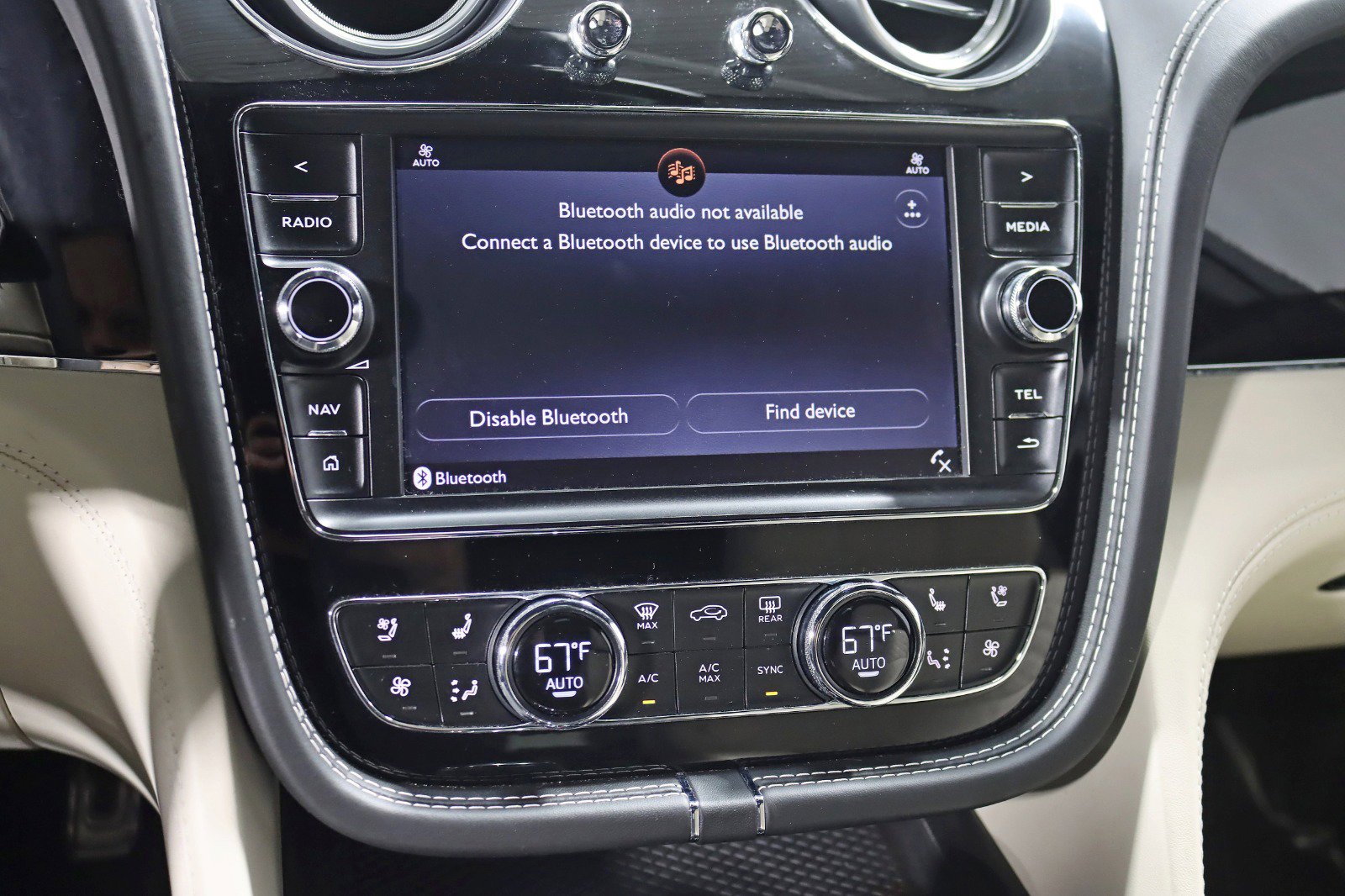 Used 2017 Bentley Bentayga image 27