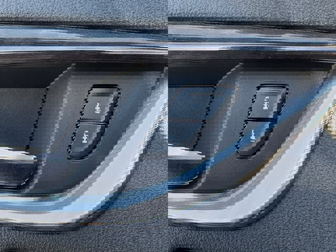 Used 2021 Buick Enclave Avenir image 25