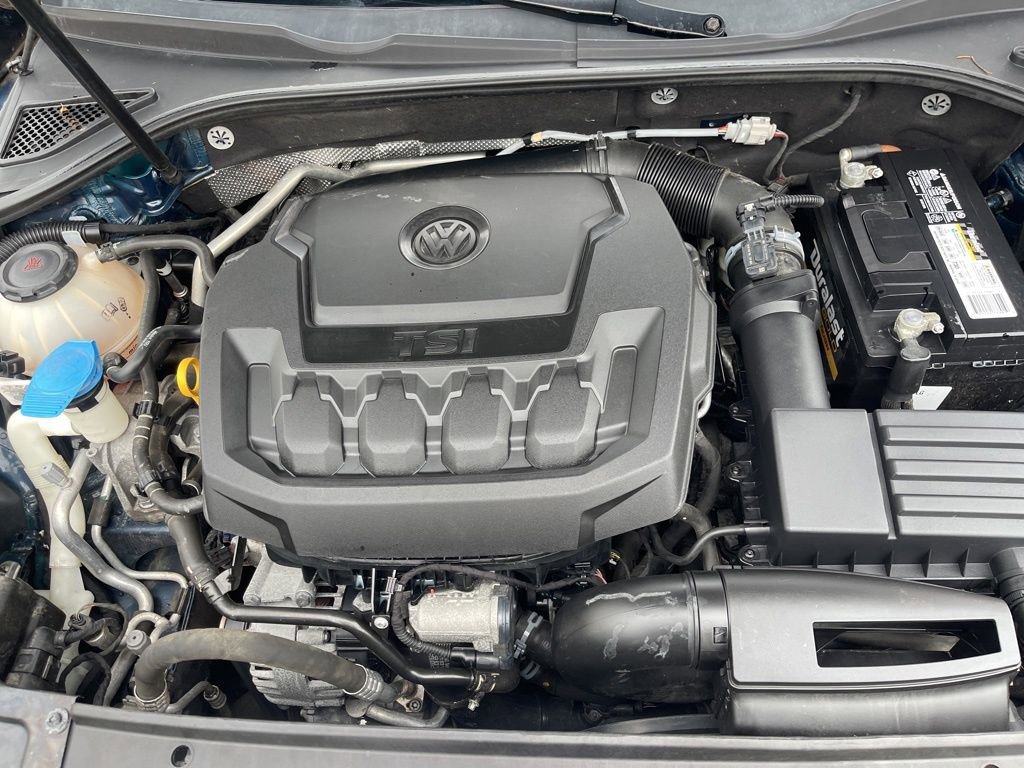 Used 2018 Volkswagen Passat 2.0T SEL Premium image 30
