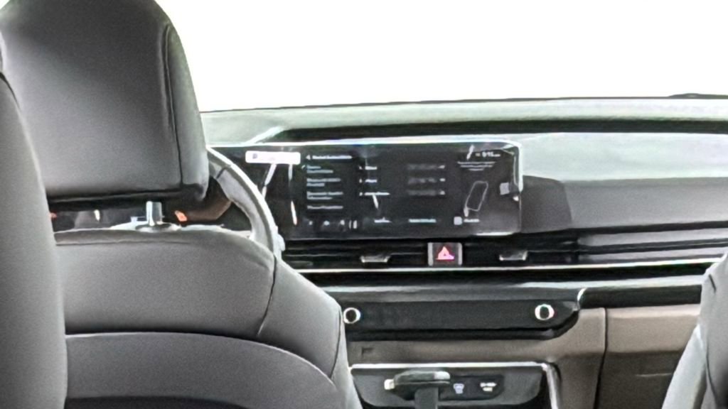 New 2026 Kia Carnival image 18