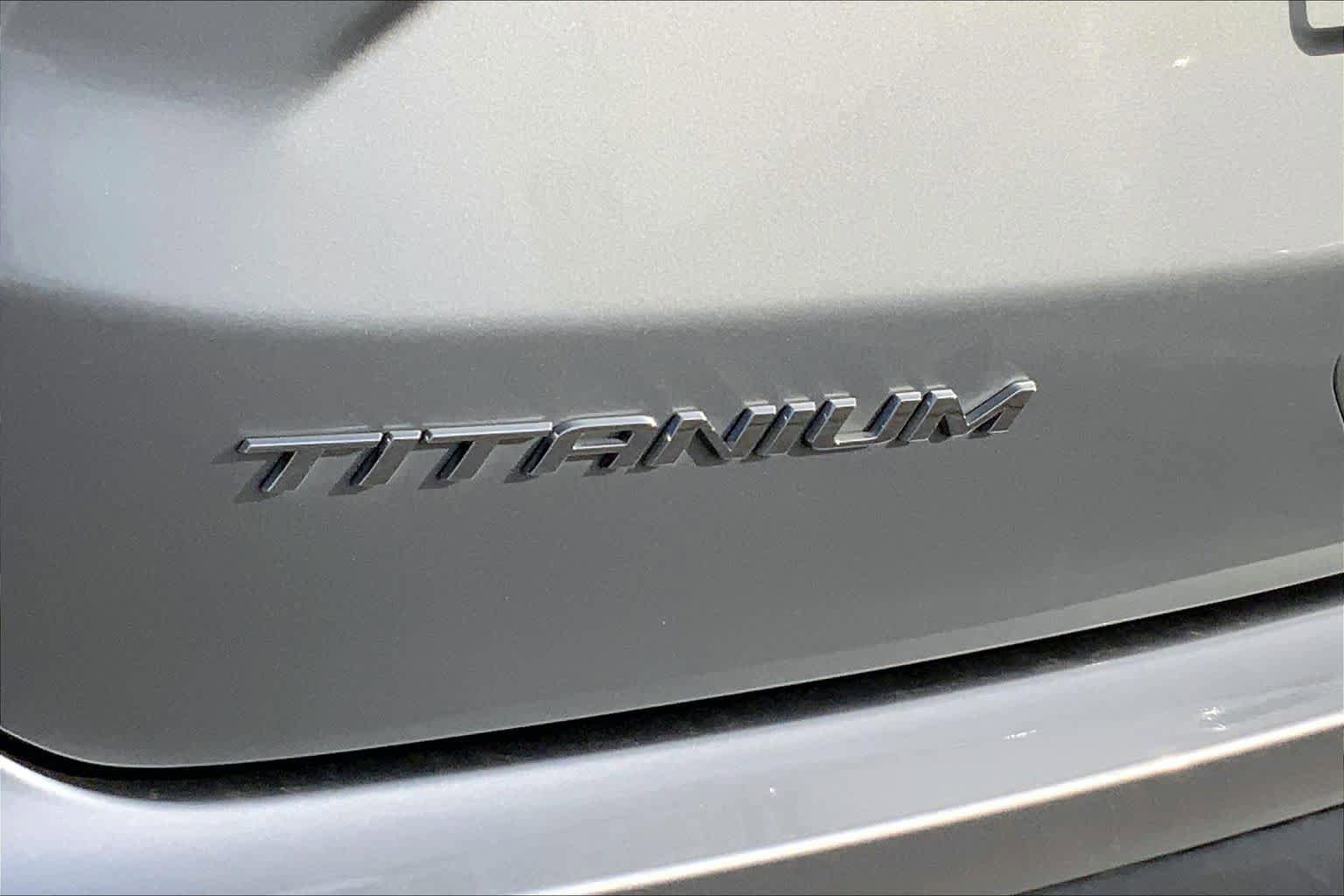 Certified 2023 Ford Edge Titanium AWD/4WD image 10