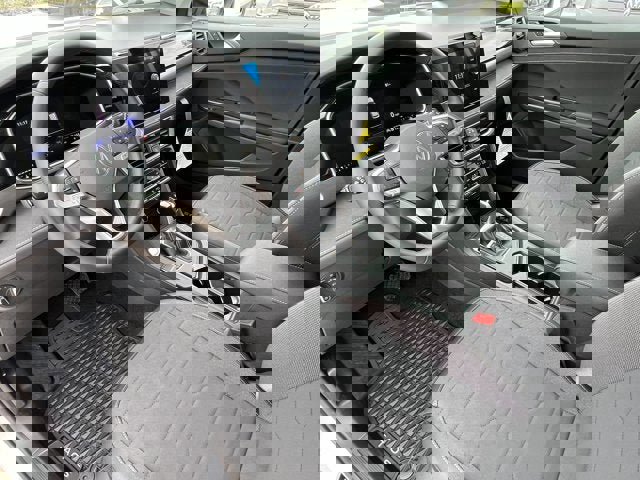 New 2025 Volkswagen Taos SE image 14