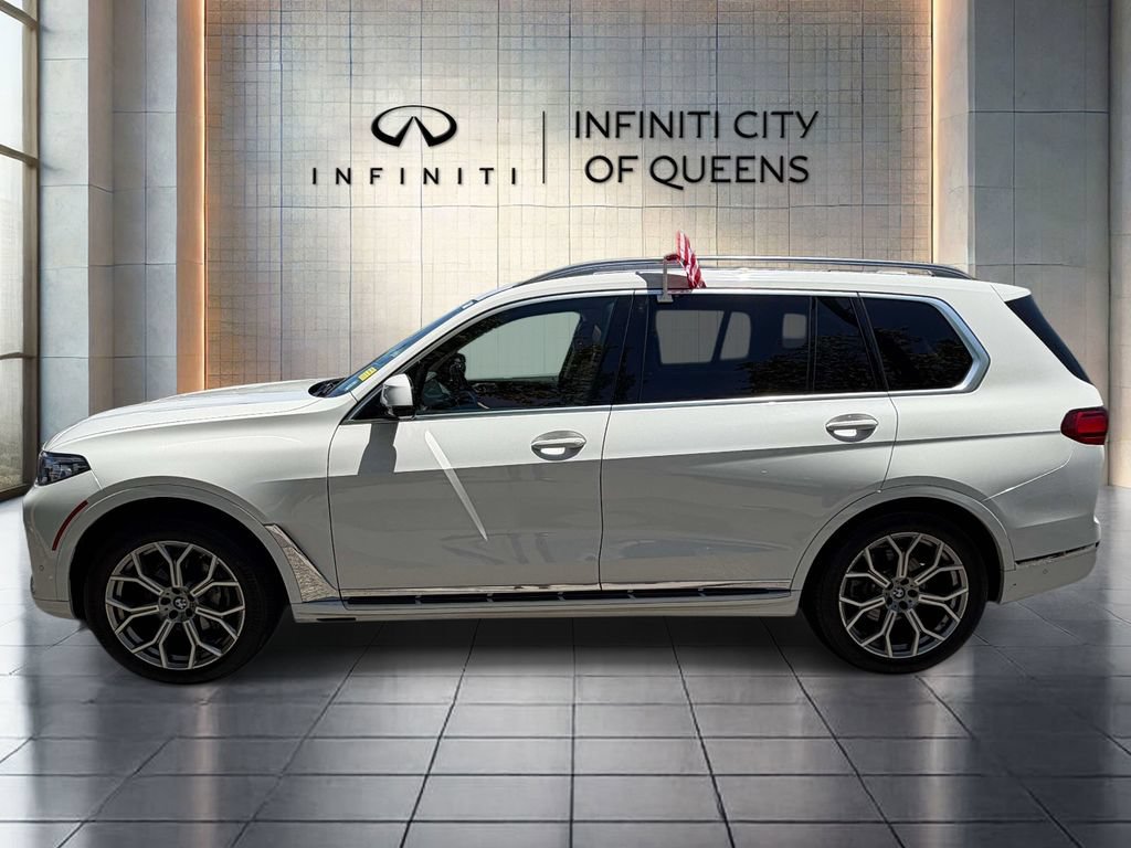 Used 2022 BMW X7 xDrive40i w/ Parking Assistance Package AWD/4WD image 4