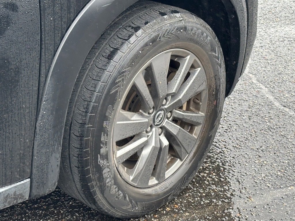 Used 2022 Nissan Pathfinder SV image 11