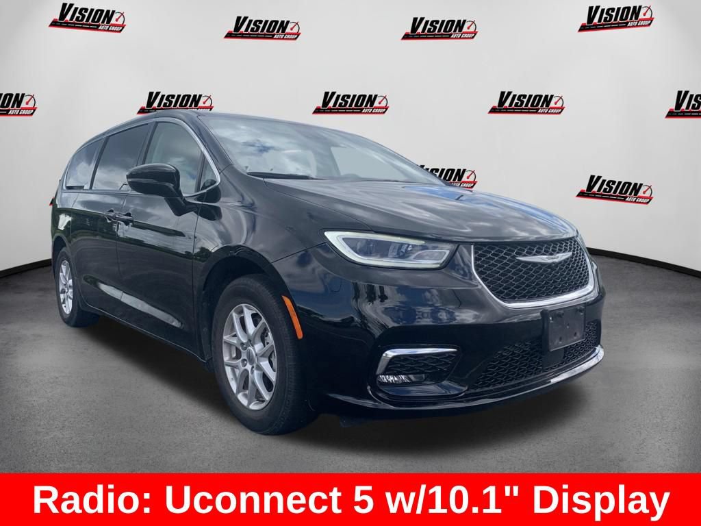 Used 2024 Chrysler Pacifica Touring-L FWD image 7