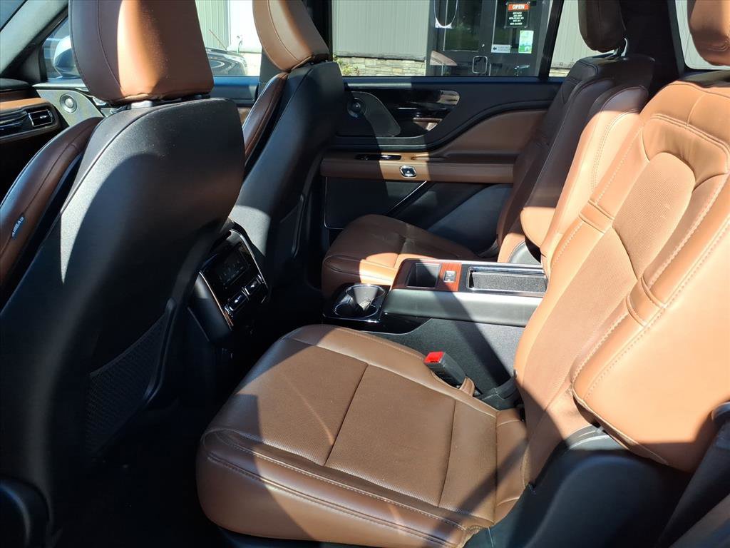 Used 2021 Lincoln Aviator Reserve w/ Equipment Group 208A image 8