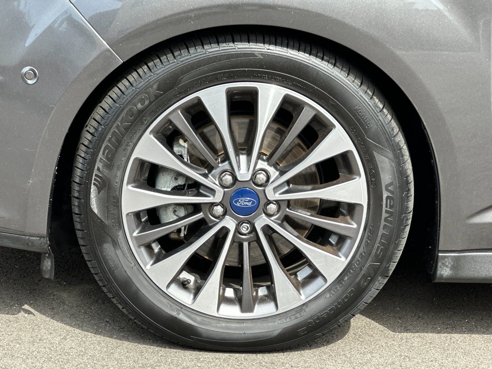 Used 2017 Ford C-MAX Energi Titanium w/ Equipment Group 501A image 35