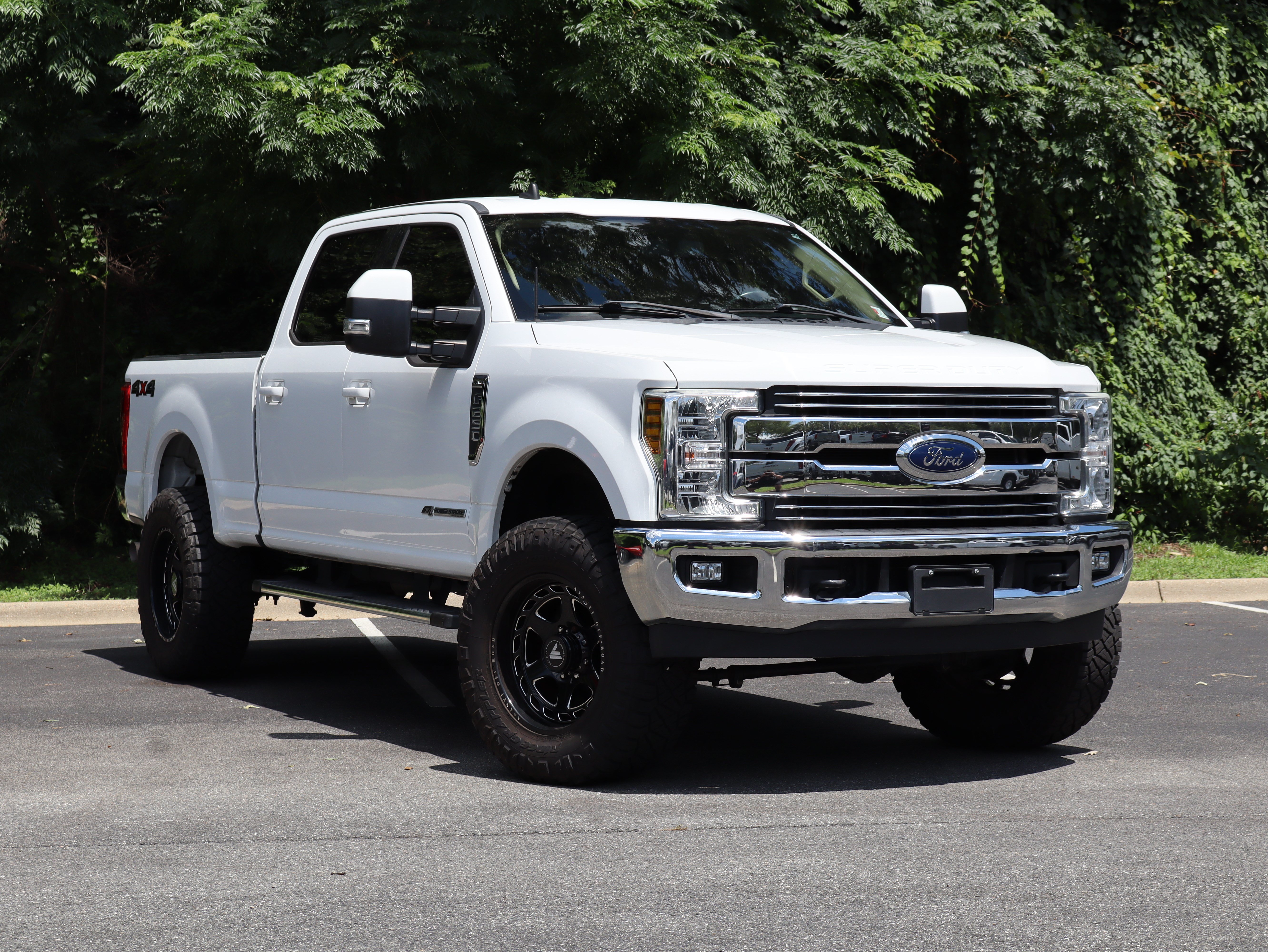 Used 2019 Ford F250 Lariat w/ Lariat Value Package AWD/4WD image 2