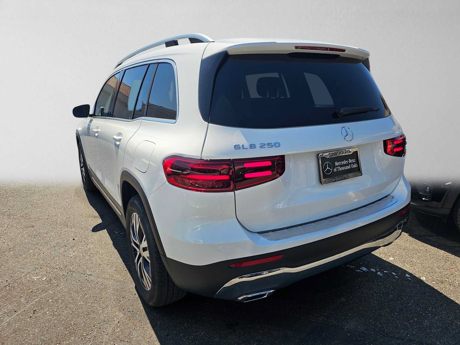 New 2026 Mercedes-Benz GLB 250 image 5