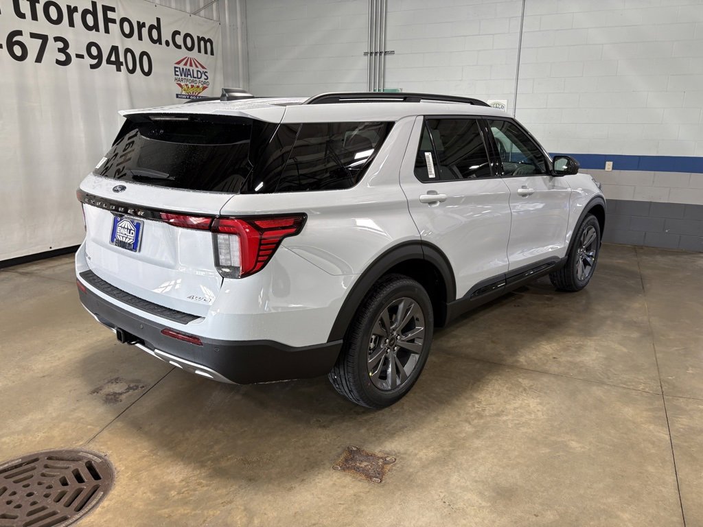 New 2026 Ford Explorer Active w/ Active Comfort Package image 6