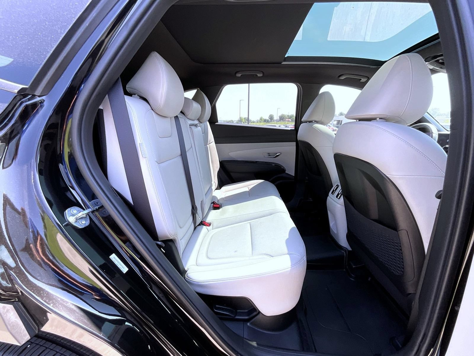 Certified 2025 Hyundai Tucson Limited AWD/4WD image 19