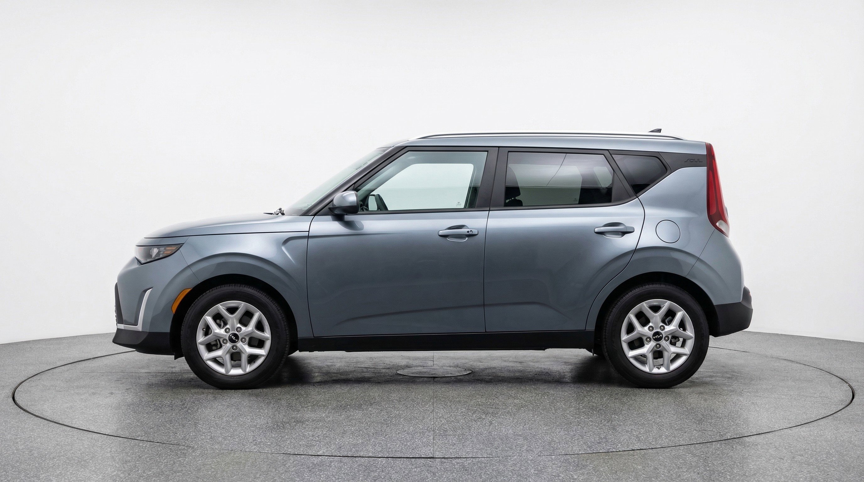 Used 2025 Kia Soul LX w/ LX Technology Package FWD image 5