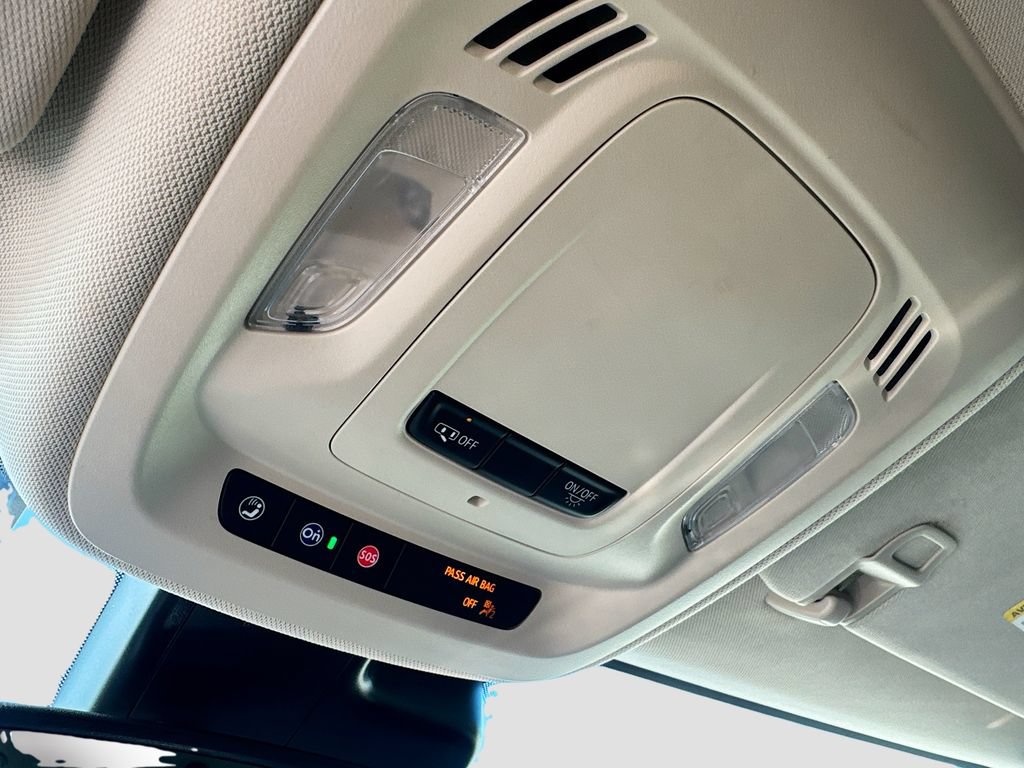 Used 2023 Buick Envision Essence AWD/4WD image 18