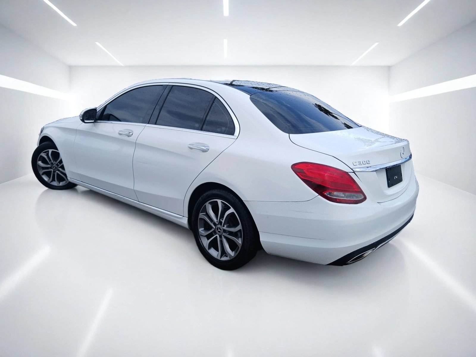 Used 2017 Mercedes-Benz C 300 Sedan image 5