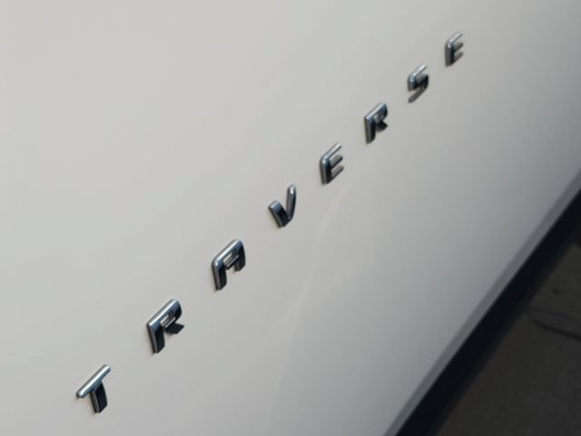 Used 2023 Chevrolet Traverse LT FWD image 9