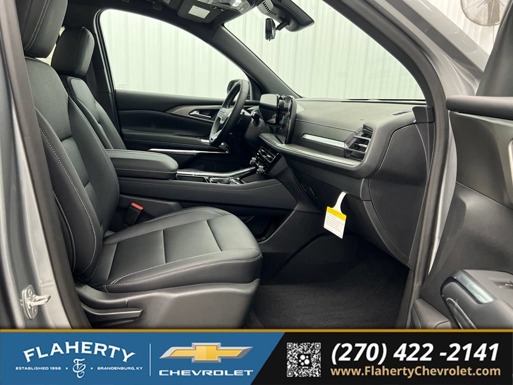 New 2026 Chevrolet Traverse LT w/ Midnight/Sport Edition AWD/4WD image 18