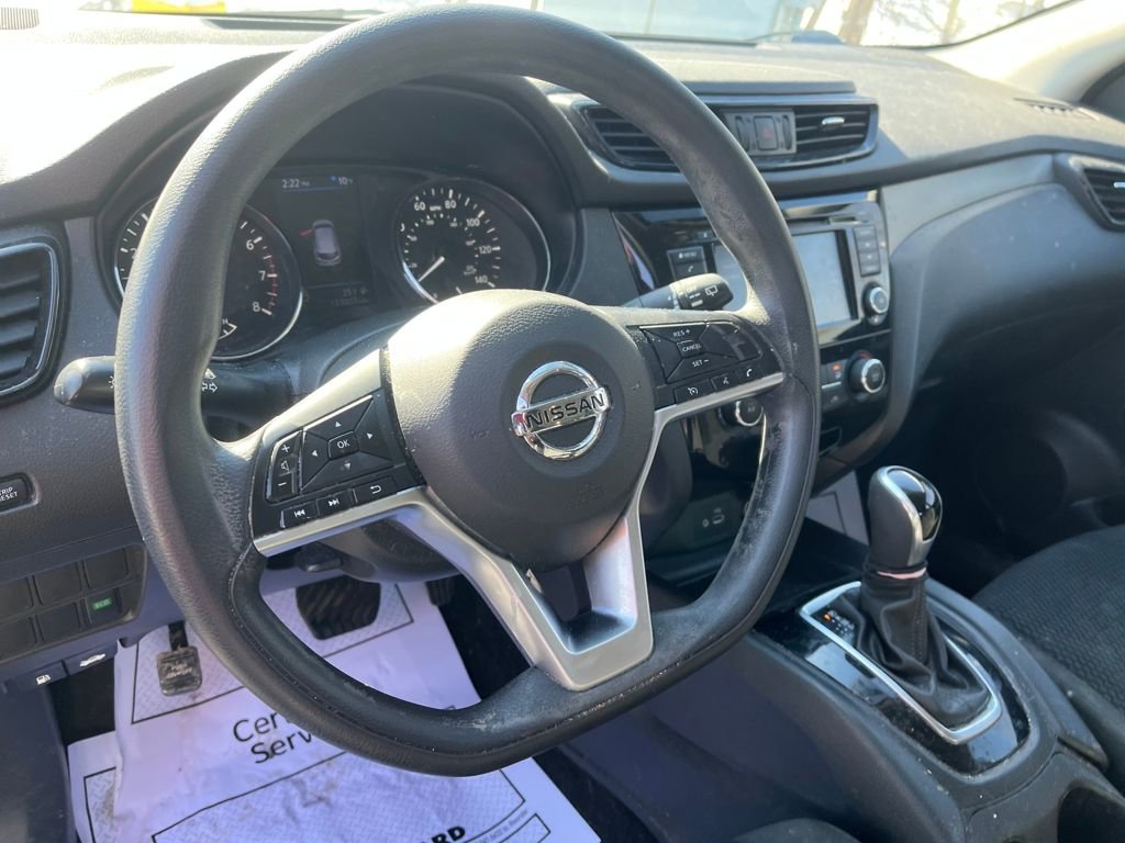 Used 2019 Nissan Rogue Sport S image 11