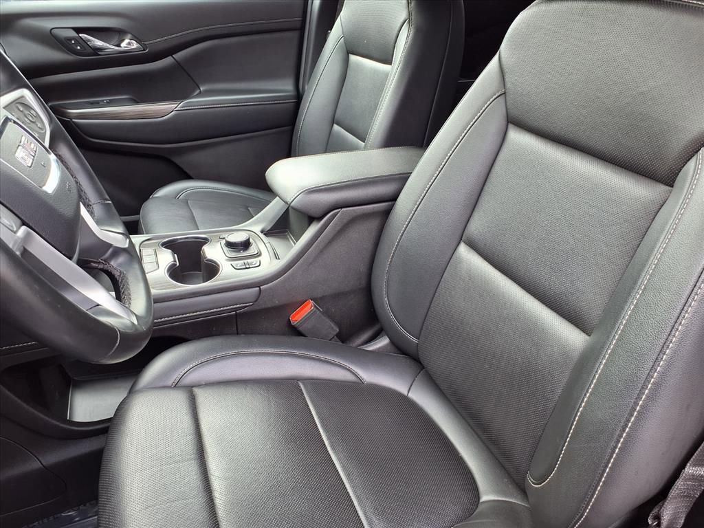 Used 2023 GMC Acadia SLT image 3