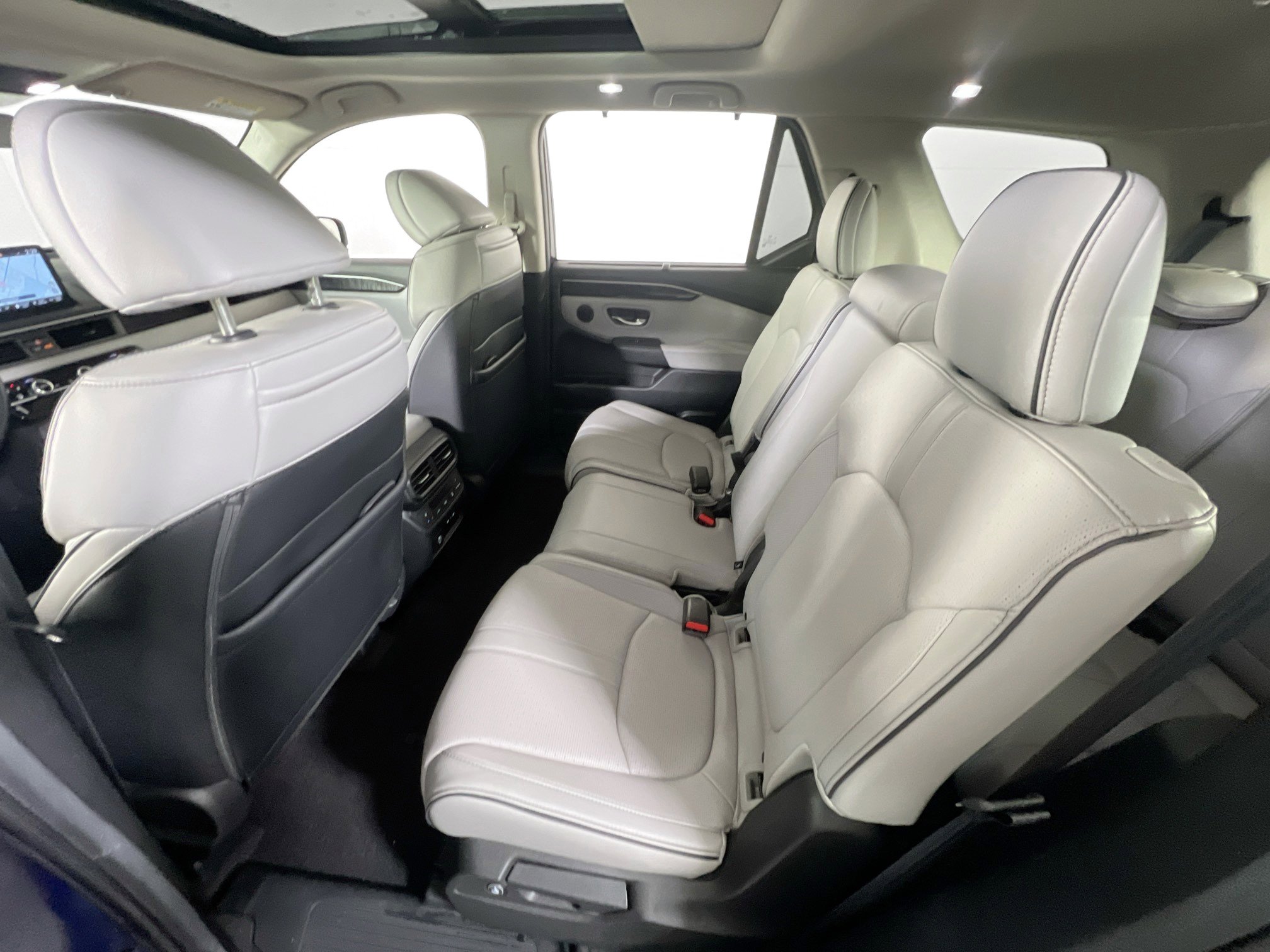 Used 2024 Honda Pilot Elite image 25