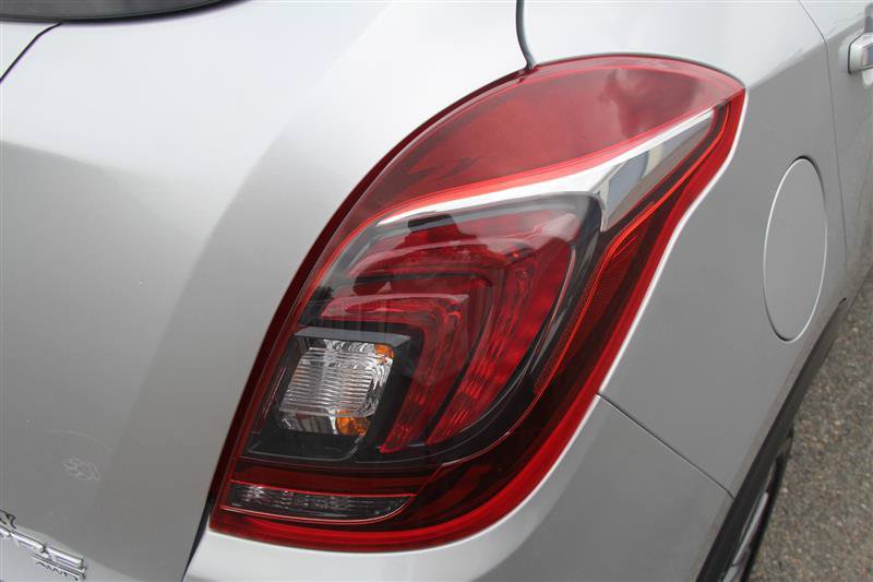 Used 2019 Buick Encore Essence AWD/4WD image 12