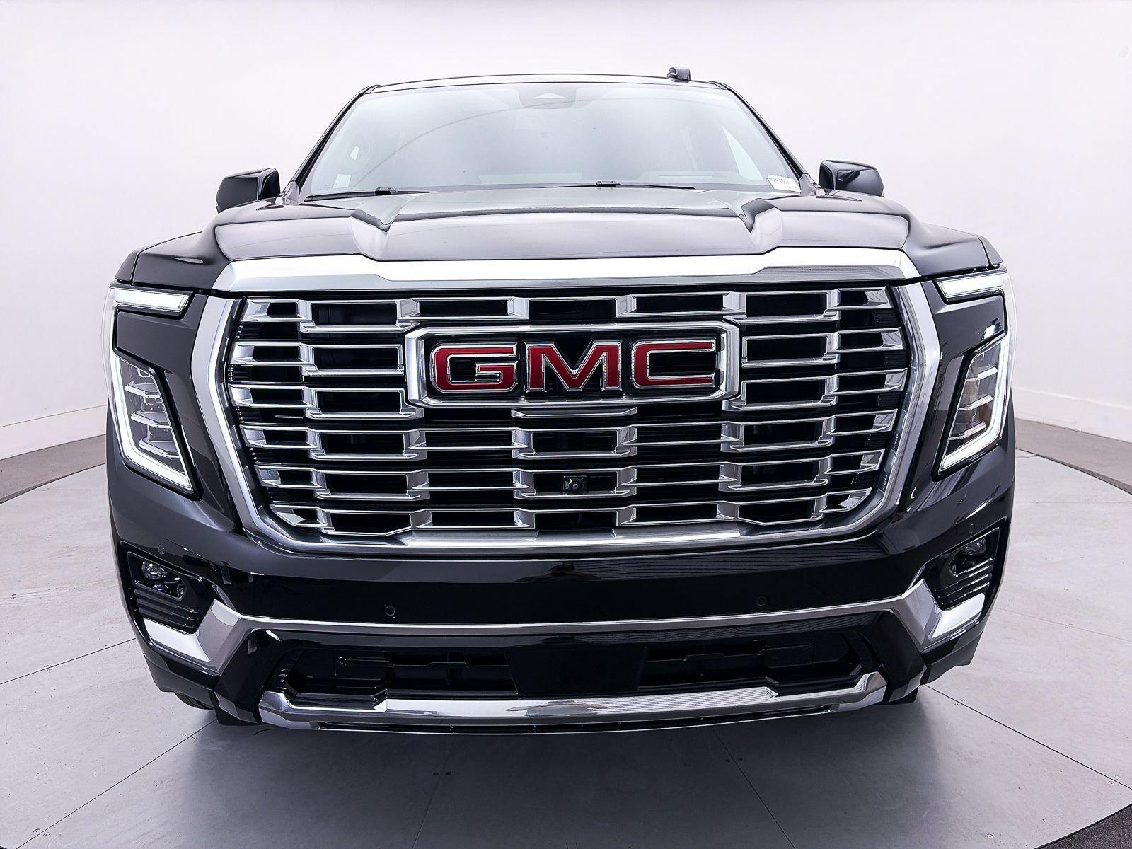 Used 2025 GMC Yukon XL Denali w/ Sun & Power Step Package AWD/4WD image 14
