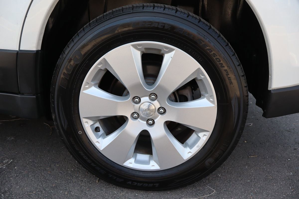 Used 2012 Subaru Outback 2.5i Premium w/ All-Weather Pkg AWD/4WD image 41