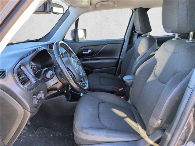 Used 2018 Jeep Renegade Altitude image 15