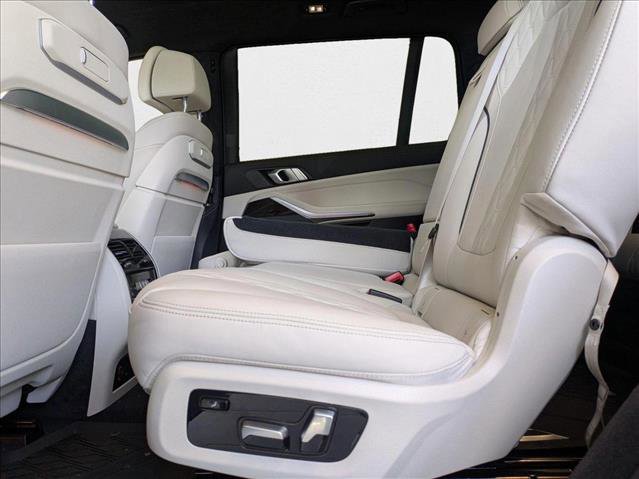 Used 2025 BMW X7 M60i w/ Executive Package image 17