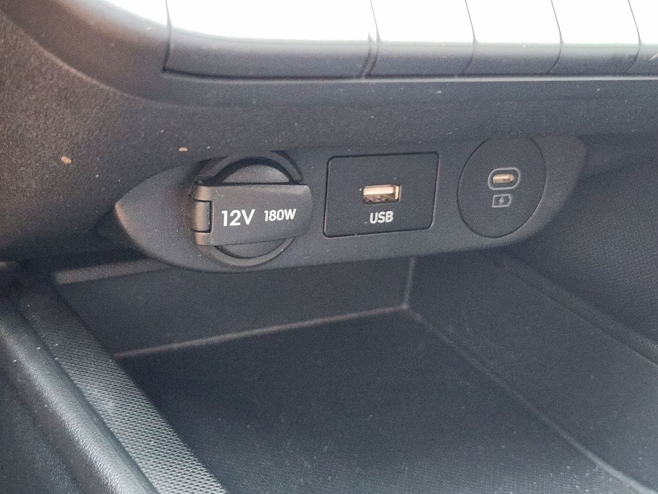 Certified 2025 Hyundai Elantra SE FWD image 17