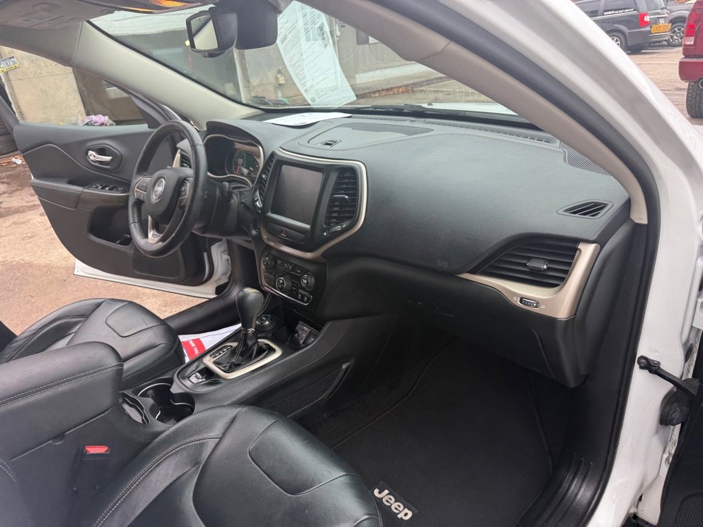 Used 2016 Jeep Cherokee Limited image 50
