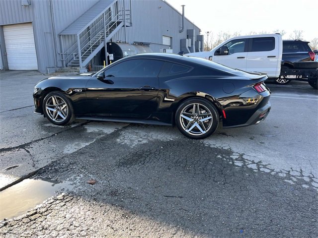 Used 2024 Ford Mustang GT Premium image 6