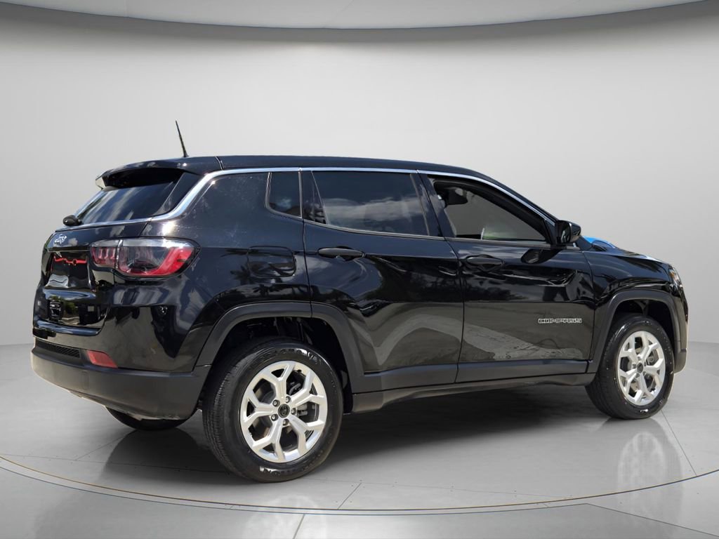 Used 2025 Jeep Compass Sport AWD/4WD image 6